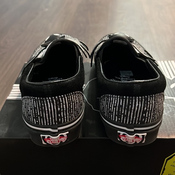 (Disney) Jack Skellington Slip-on Vans - Picture 2 of 4